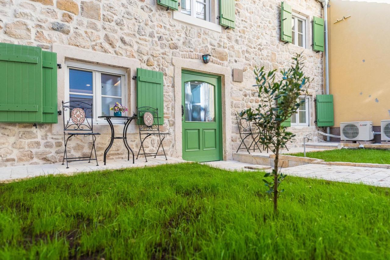 10 Heritage Rooms Zadar Bagian luar foto