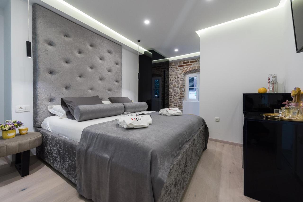 10 Heritage Rooms Zadar Bagian luar foto